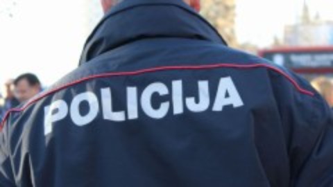 Uhapšen profesor iz Rožaja zbog prijetnji Ambasadi SAD