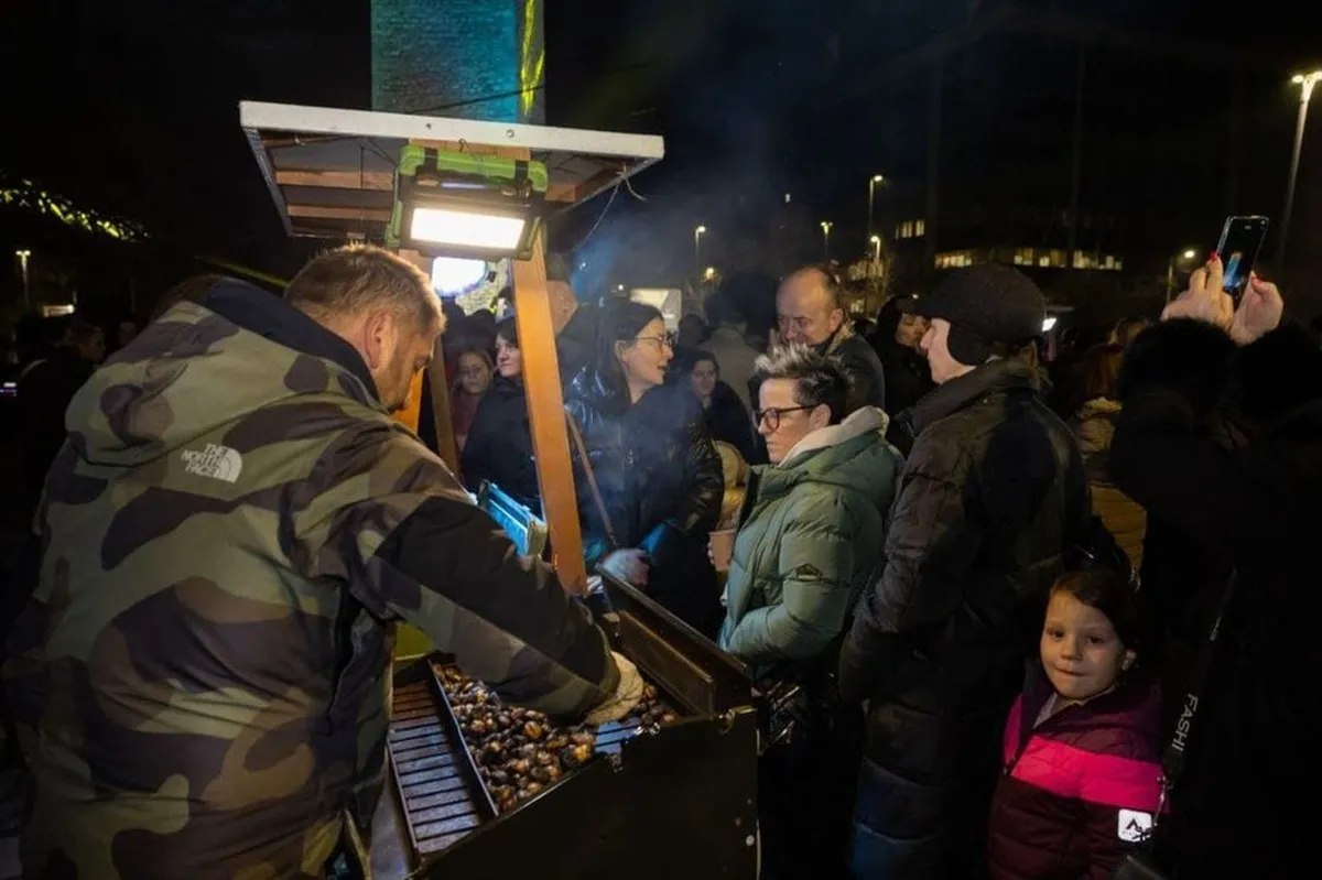 Veče vina i koštanja okupilo građane kod Sahat-kule