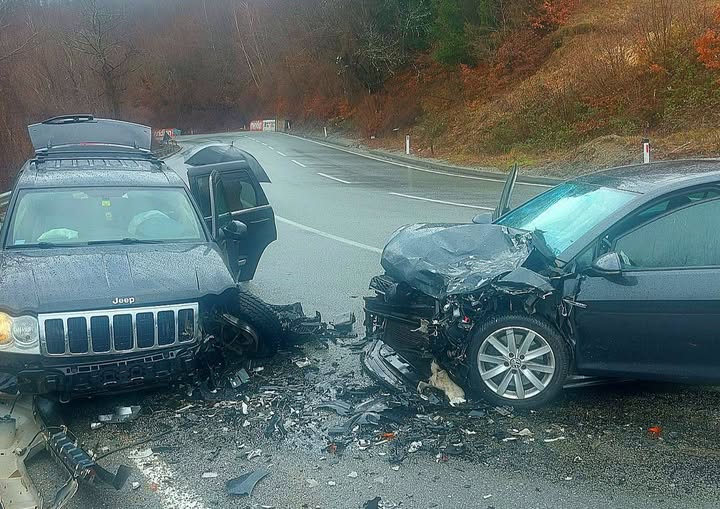 Više povrijeđenih u saobraćajnoj nezgodi kod Krstaca