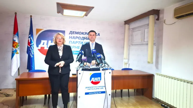 Vukićević i Zogović najavili ostavke na funkcije u Vladi