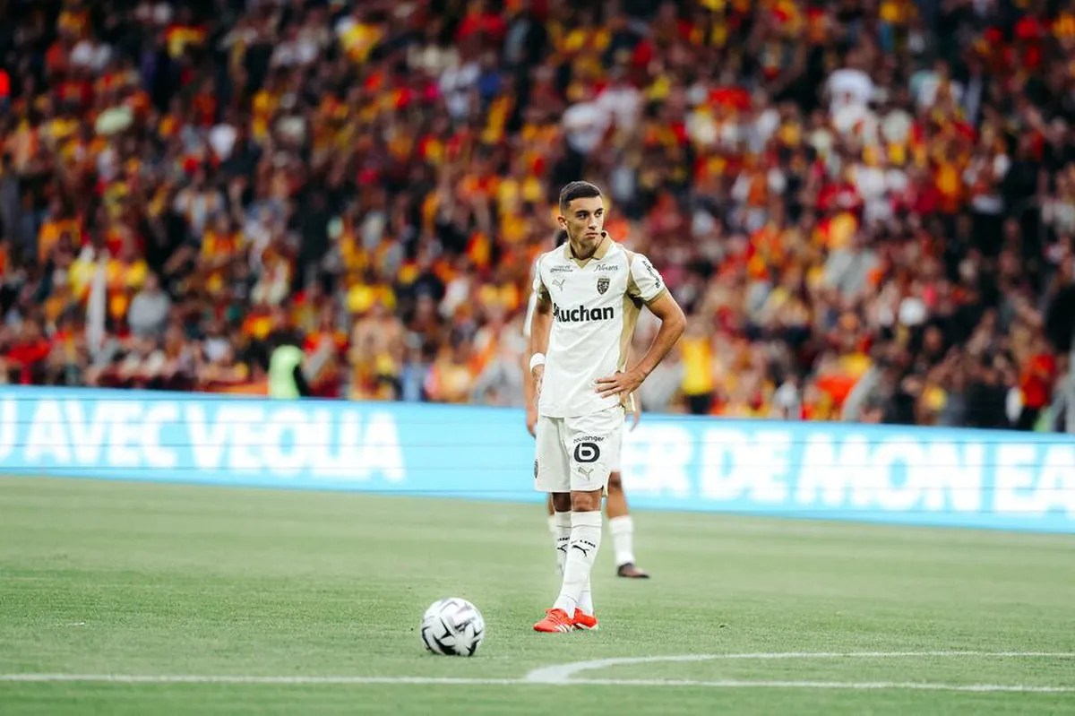 Andrija Bulatović produžava ugovor sa Lensom do 2030. godine