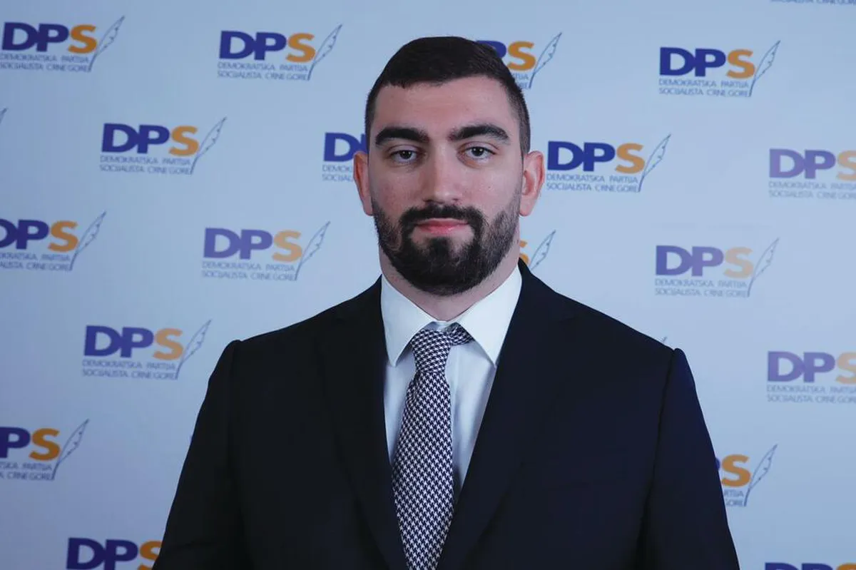 Andrija Klikovac: Vlada uništava državna preduzeća kroz kontroverzna imenovanja