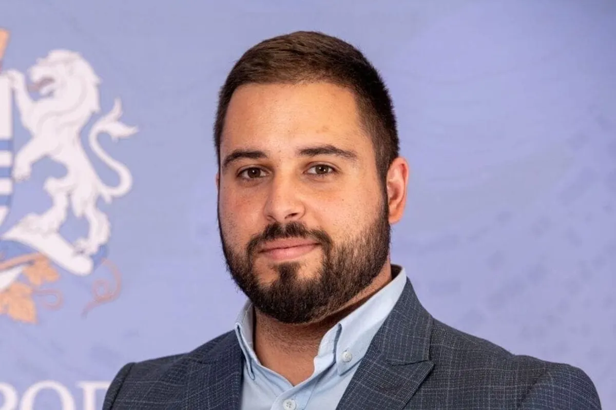 Arsović: Odbornici NSD i nekadašnjeg DF-a spremni da se odreknu trobojke