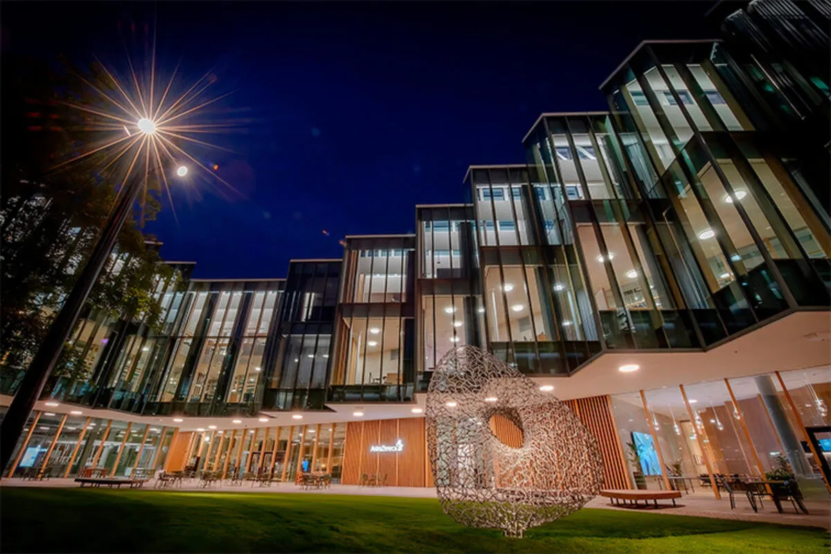 AstraZeneca bilježi rast prodaje i ambiciozne planove do 2030.