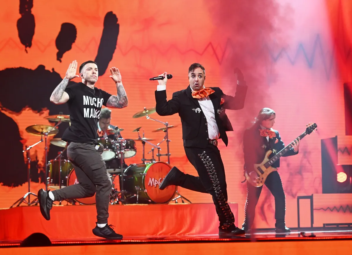 Bend Cold Snap čestitao grupi LELEK na uspjehu na Dori