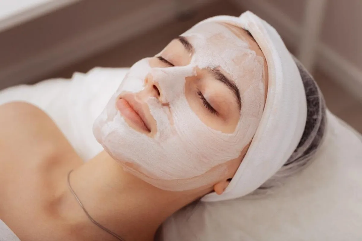 Bjuti trendovi koji odbijaju muškarce: Šta izbjegavati u šminkanju