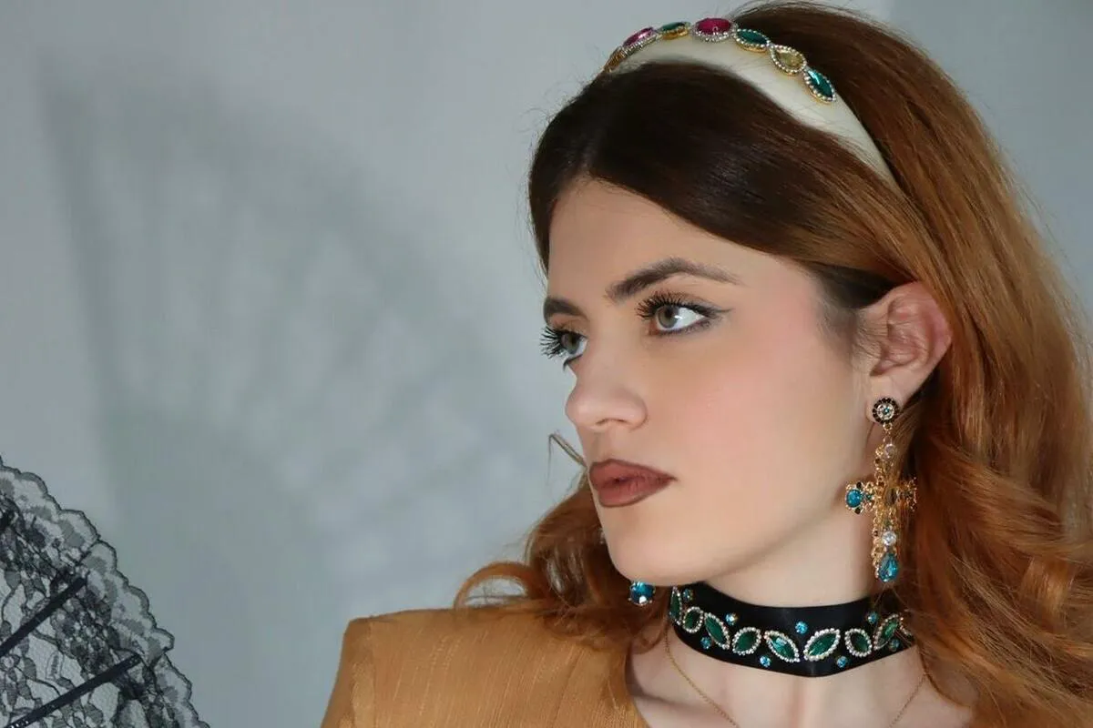 "Bloom of Heritage": Nova kolekcija Anje Strugar inspirisana zlatnim vezom Crne Gore