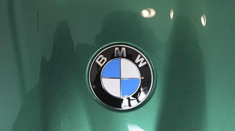 BMW objašnjava dodatne troškove za funkcije u automobilima