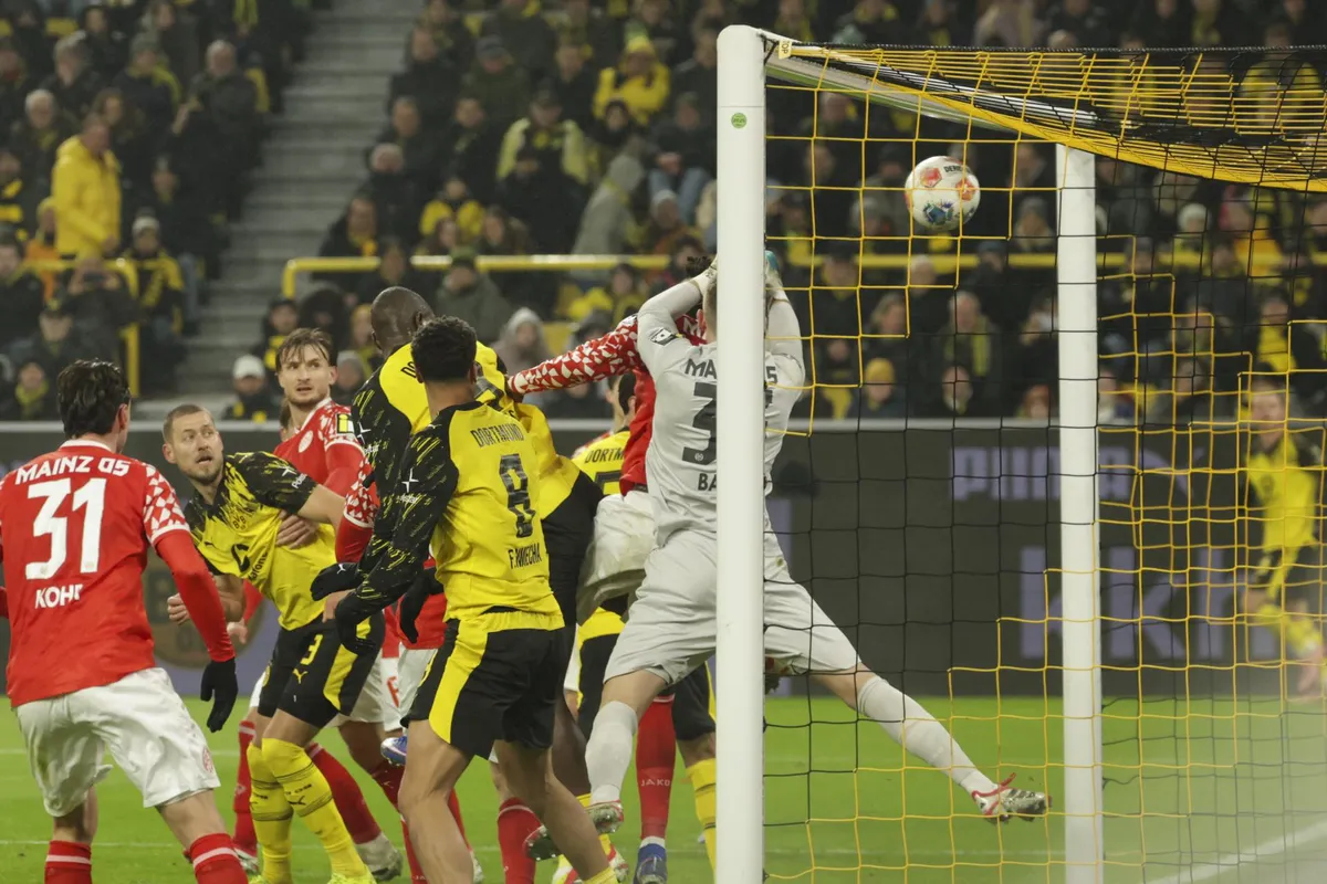 Borusija Dortmund razbila Majnc rezultatom 4:0 Borusija Dortmund razbila Majnc rezultatom 4:0