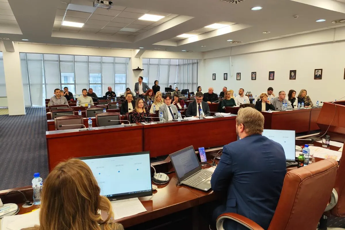 Božović odbacuje ostavku, Belan traži smjenu direktora Centra za kulturu