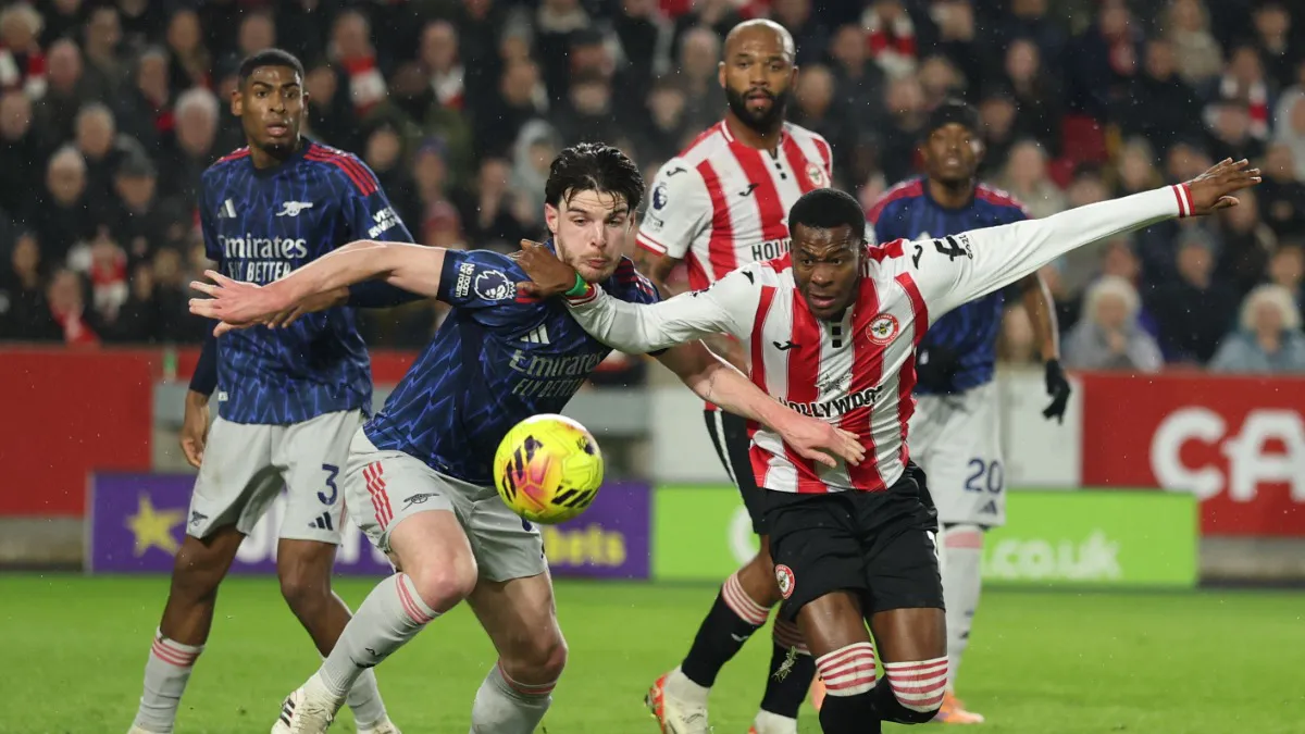 Brentford zaustavio Arsenal, Siti na minus četiri