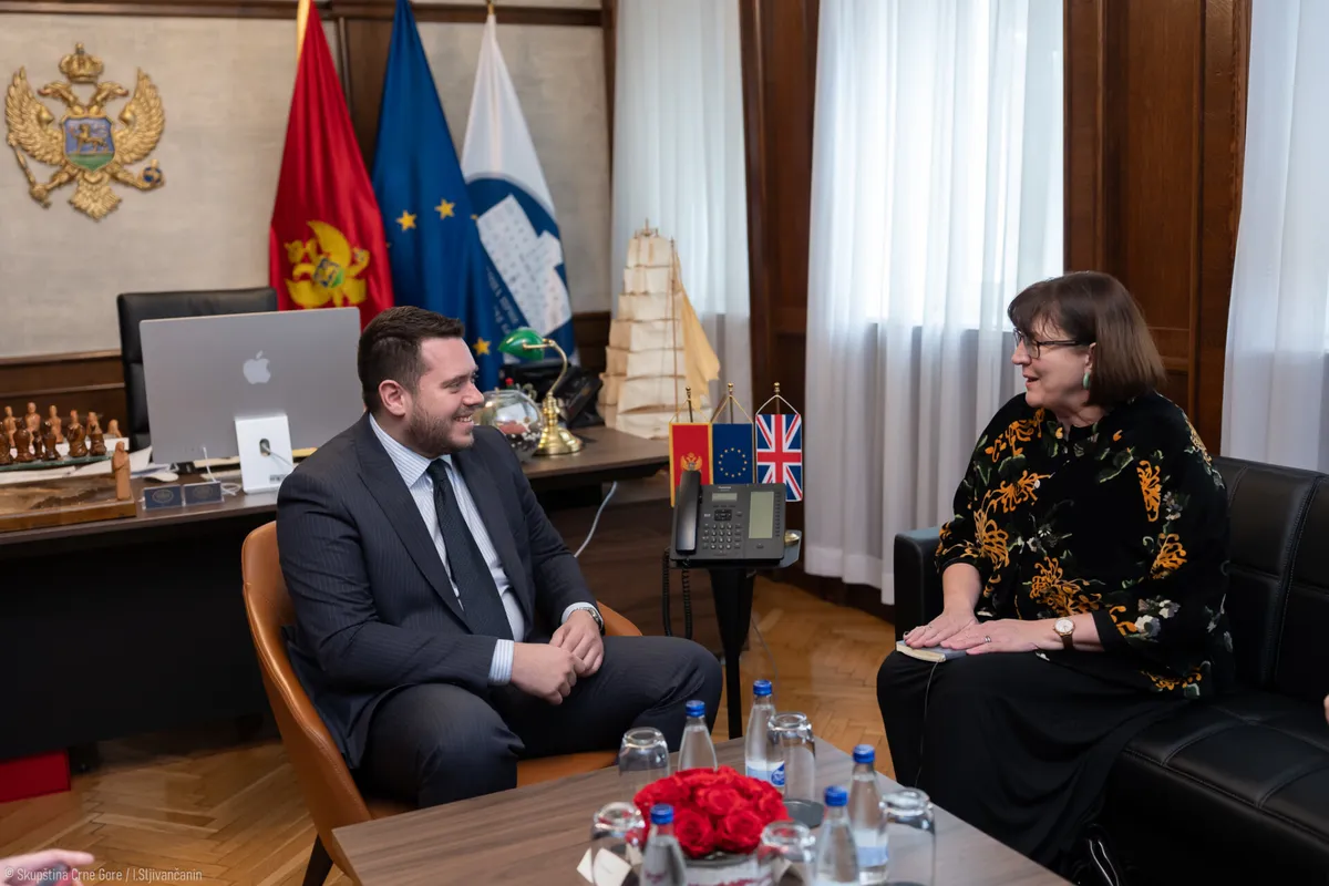 Britanska ambasadorka Don Meken razgovarala sa Bobanom Stanišićem o reformama u Crnoj Gori