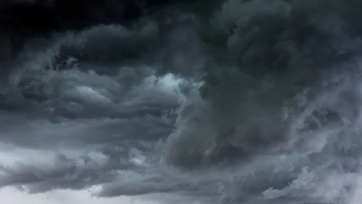 Danas oblačno uz povremenu kišu i maglu ujutro