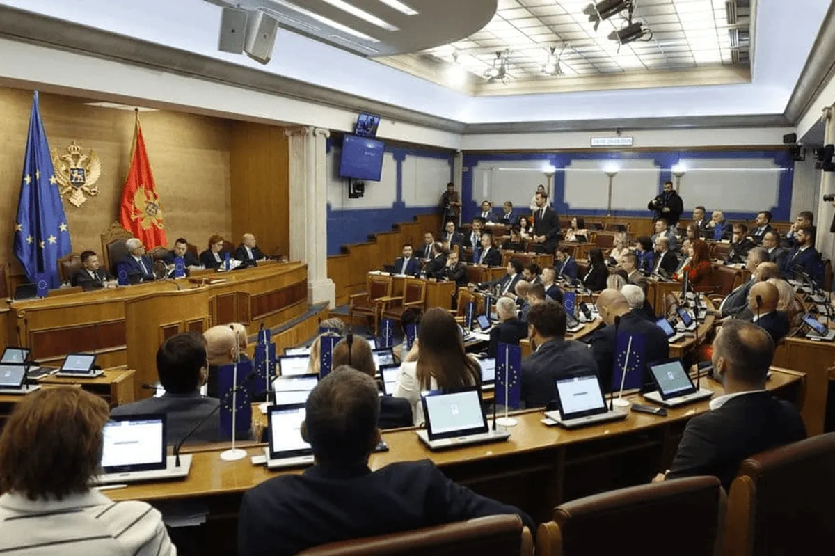 Danas vanredne sjednice Skupštine: Skoro 50 zakonskih predloga na dnevnom redu