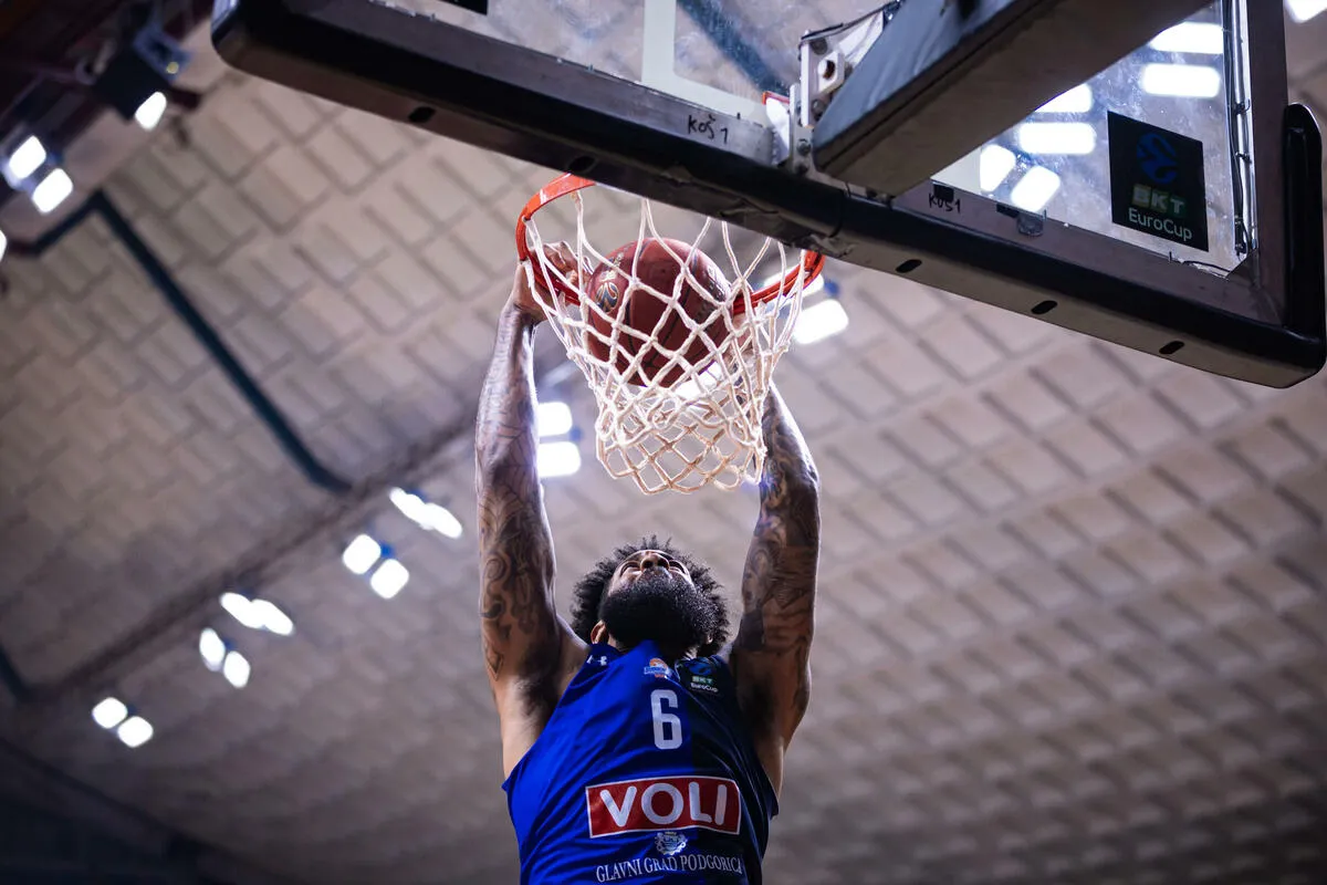 Derbi Budućnost - Crvena zvezda u Morači