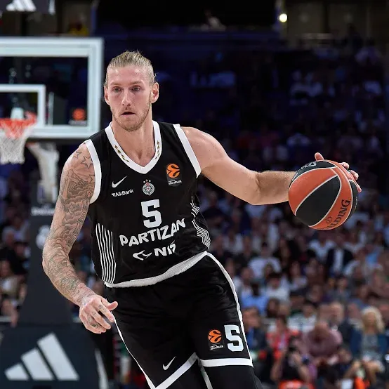 Dilan Osetkovski suspendovan: Novi problem za Partizan