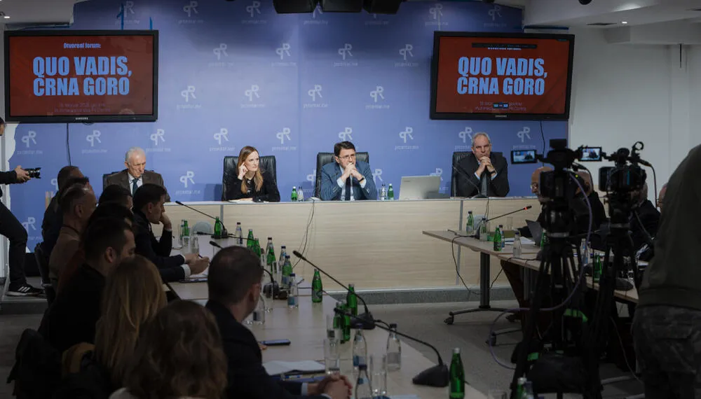 Đukanović: Bez dijaloga i snažnih institucija nema napretka