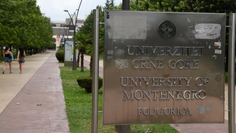 Doktorati u fiokama: Više disertacija čeka odobrenje više od decenije