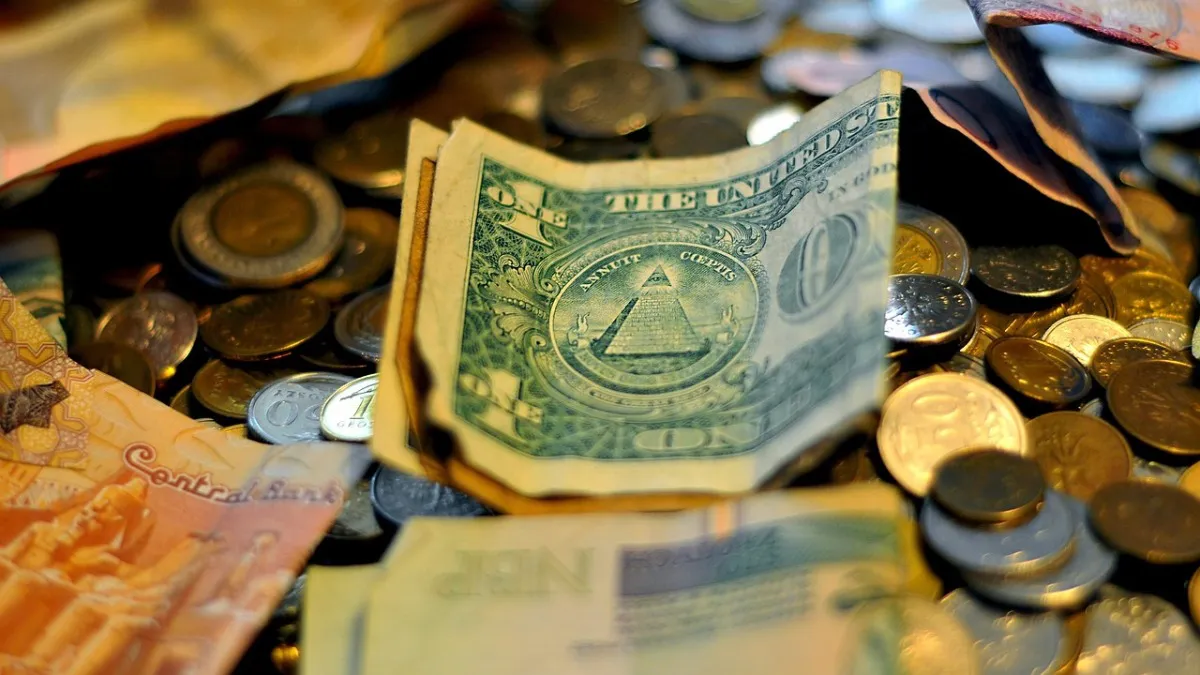 Dolar potonuo na najniži nivo u četiri godine Dolar potonuo na najniži nivo u četiri godine