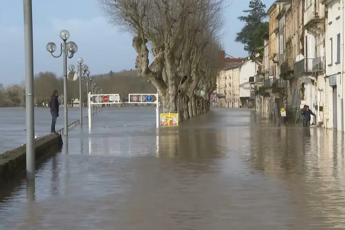 Dvije osobe poginule u oluji Nils u Francuskoj, upozorenje na poplave na snazi