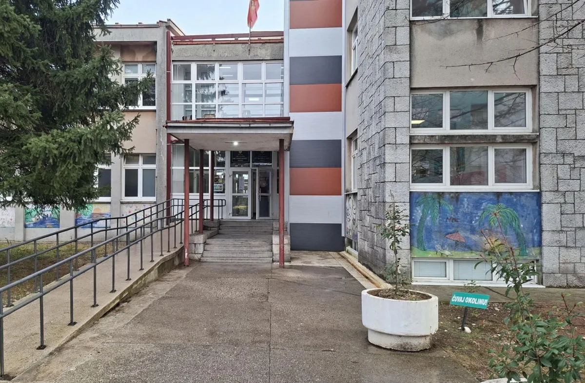 Epilog tuče u nikšićkoj školi: Dvije učenice dobile ukor, treća jer je snimala