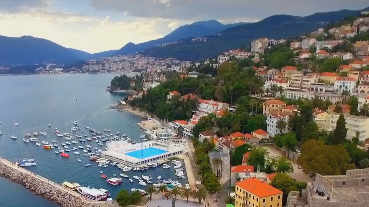 Evakuisana djeca iz OŠ „Ilija Kišić“ zbog izduvnih gasova