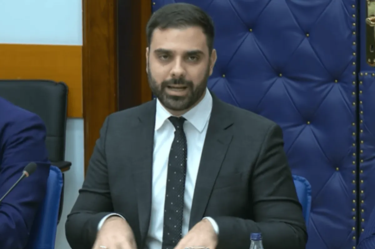 Filip Radulović preuzima Ministarstvo saobraćaja, Predrag Bulatović razriješen