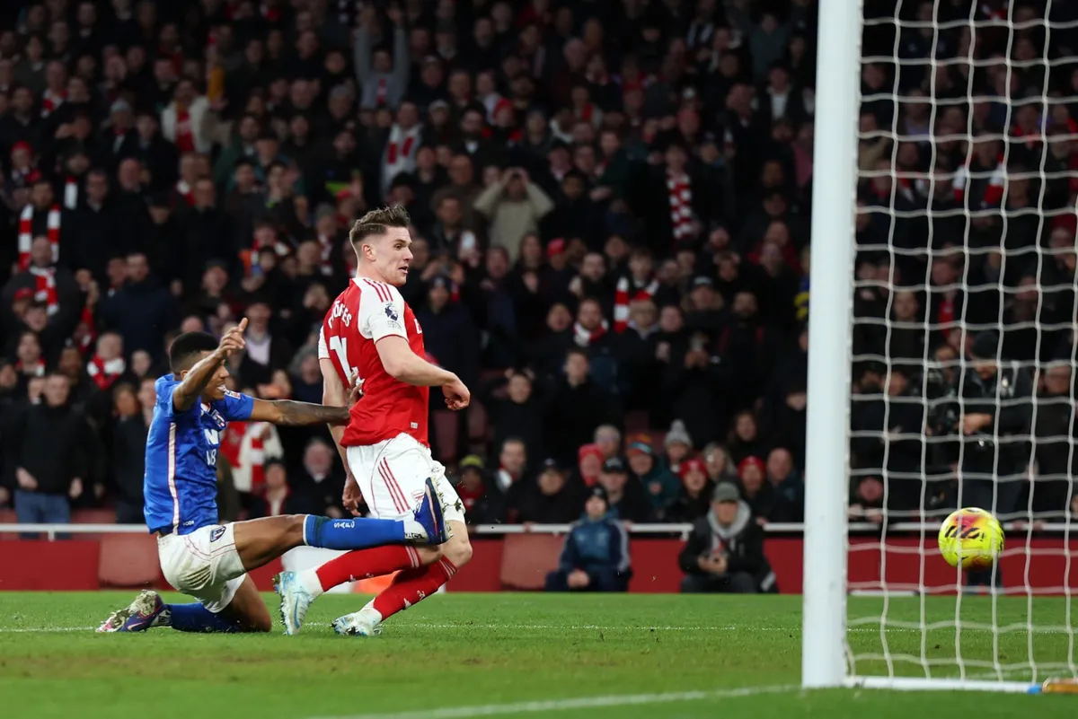 Fudbalski rezultati: Arsenal rutinski, Dortmund na tri boda od Bajerna