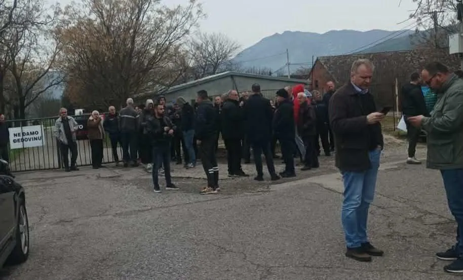 Gornjogoričani protestuju ispred Skupštine zbog imovine