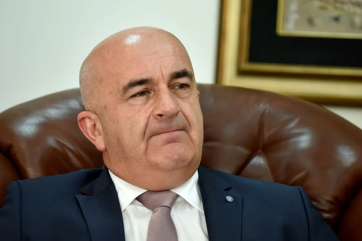 Građani ostali bez peleta zbog godišnjih odmora u Upravi za šume