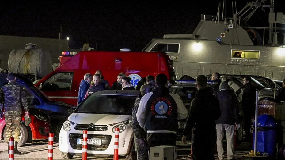 Grčka obalska straža traga za preživjelima nakon sudara sa gliserom