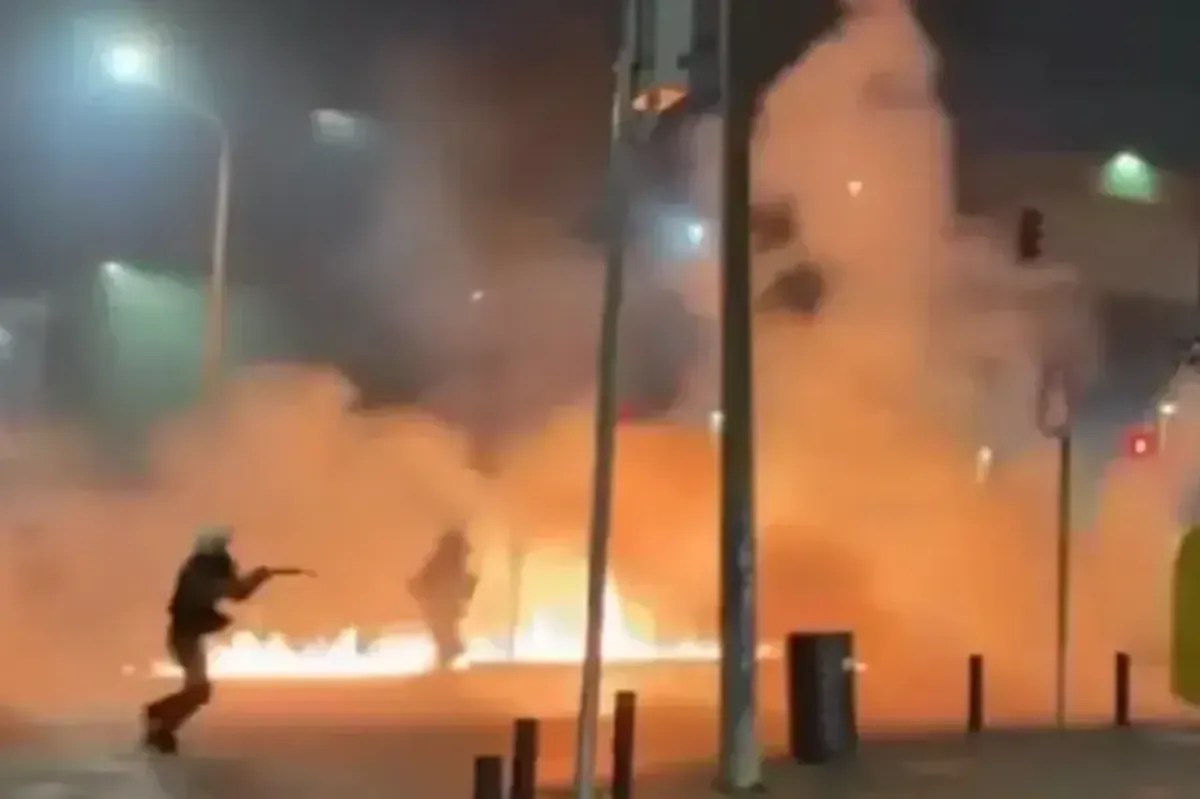 Haos u Solunu: Više od 100 Molotovljevih koktela bačeno na policiju