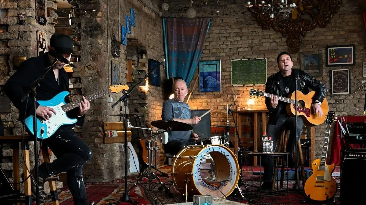 Hari Mata Hari 12. februara objavljuje novu pjesmu "Odavno si ti u srcu mom"