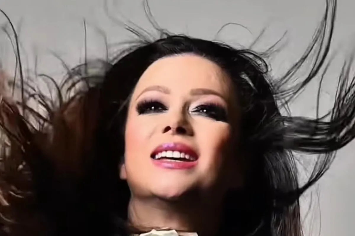 Ivana Peters objavila novi singl "Desiderijum - Moram to da znam"