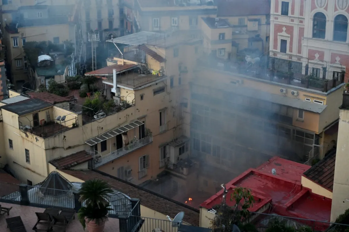 Izgorjelo čuveno pozorište Sanazaro u Napulju