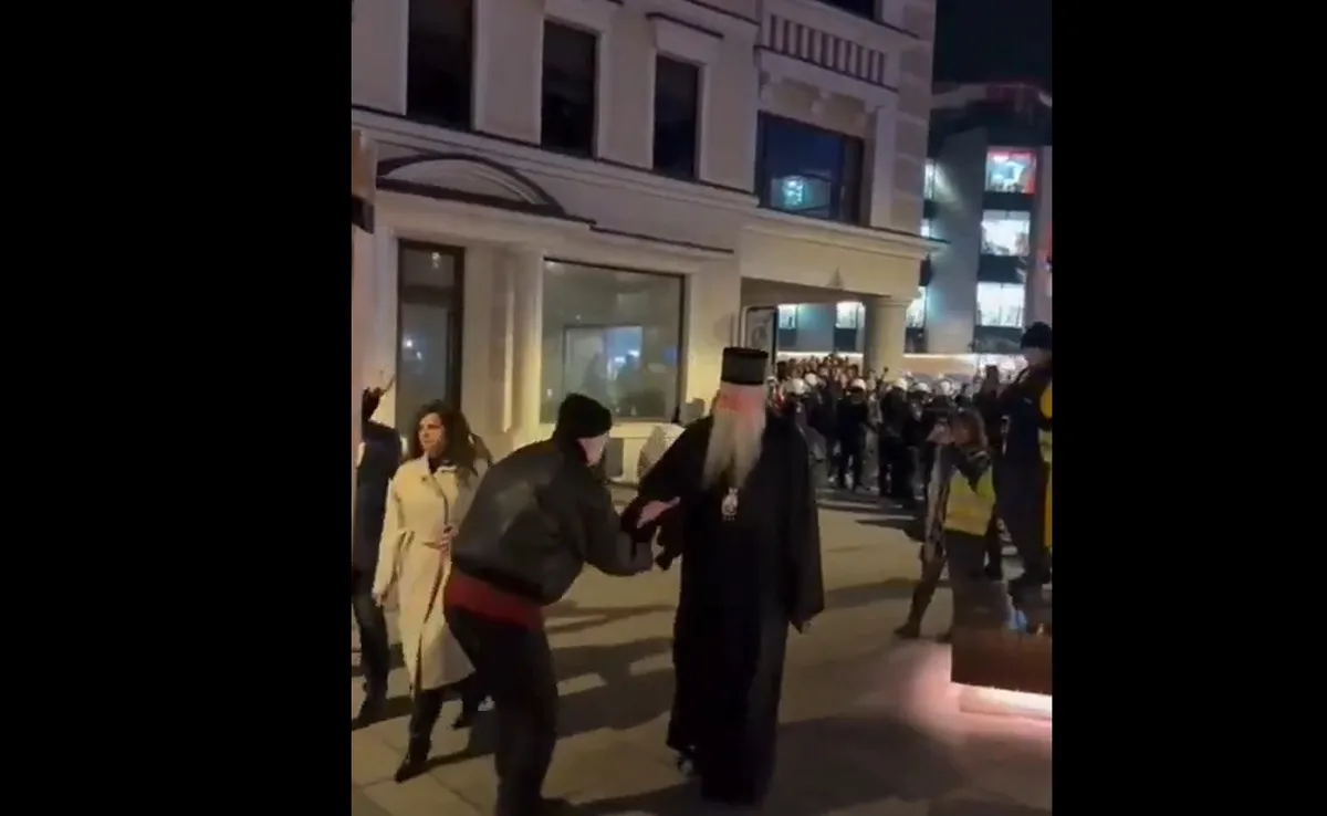 Joanikije dočekan mješovitim reakcijama u Novom Sadu