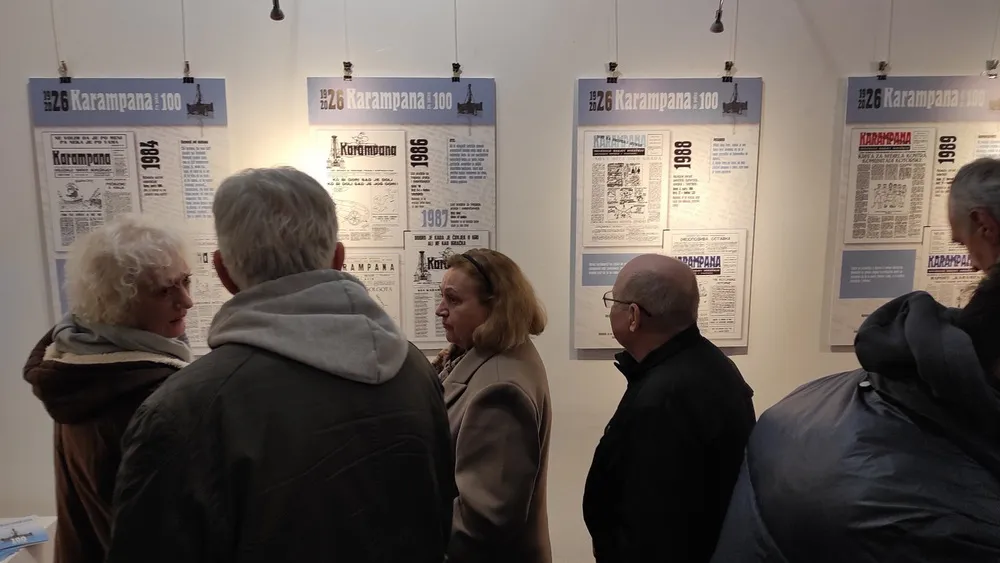 Karampana zaplovila u novi vijek humora i satire