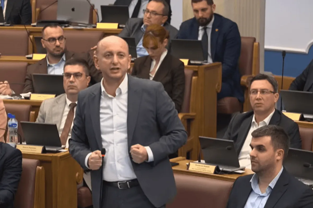 Knežević tvrdi da je Spajić vršio pritisak u vezi koncesije za Aerodrome