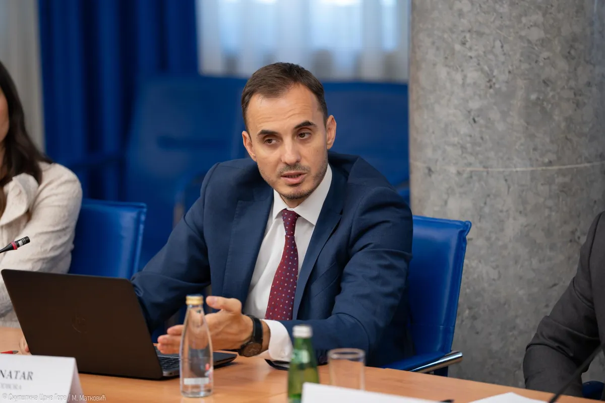 Konatar najavio novi zakon o obeštećenju radnika državnih preduzeća