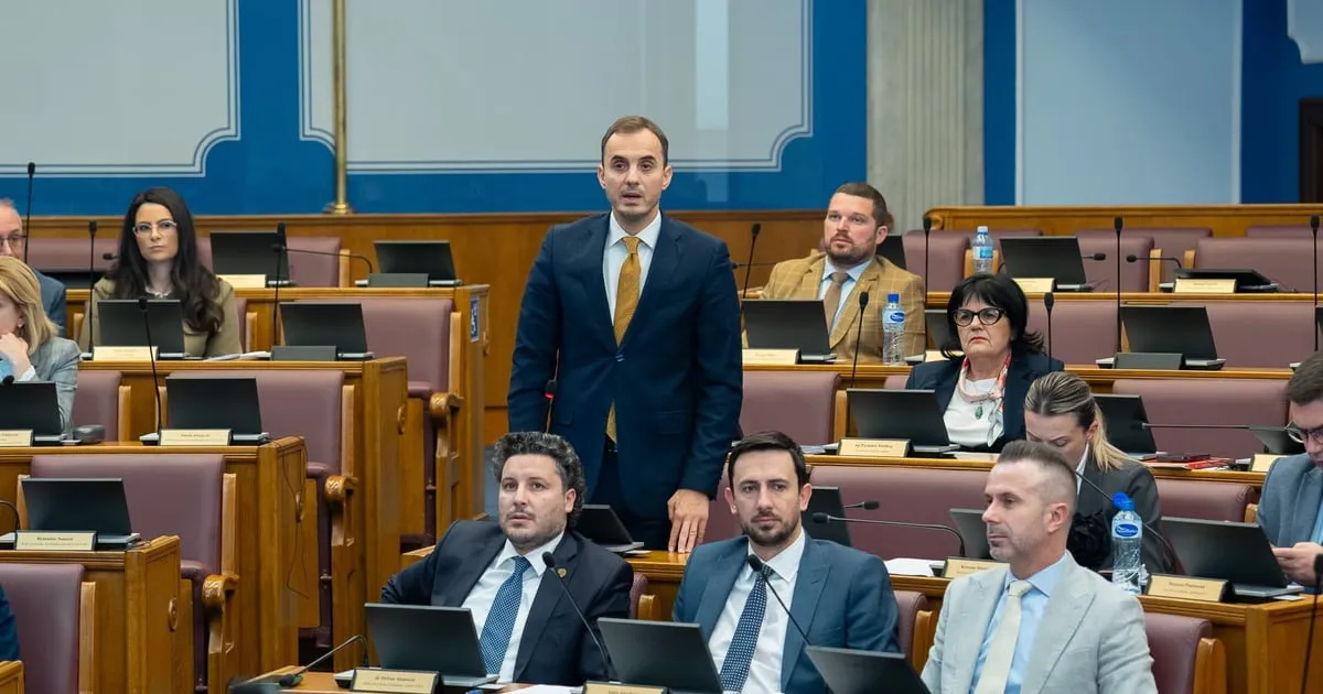 Konatar: Neozbiljni ljudi pokrivaju ozbiljne funkcije - rezultat toga je bjekstvo Medenice