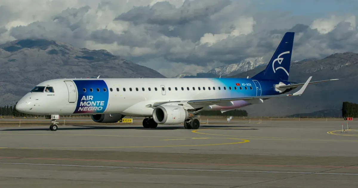 Let Air Montenegra za Beograd kasnio zbog problema sa stepenicama