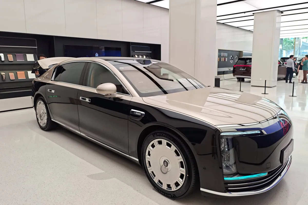 Luksuzni Maextro S800 u Kini nadmašio BMW Seriju 7 i S klasu