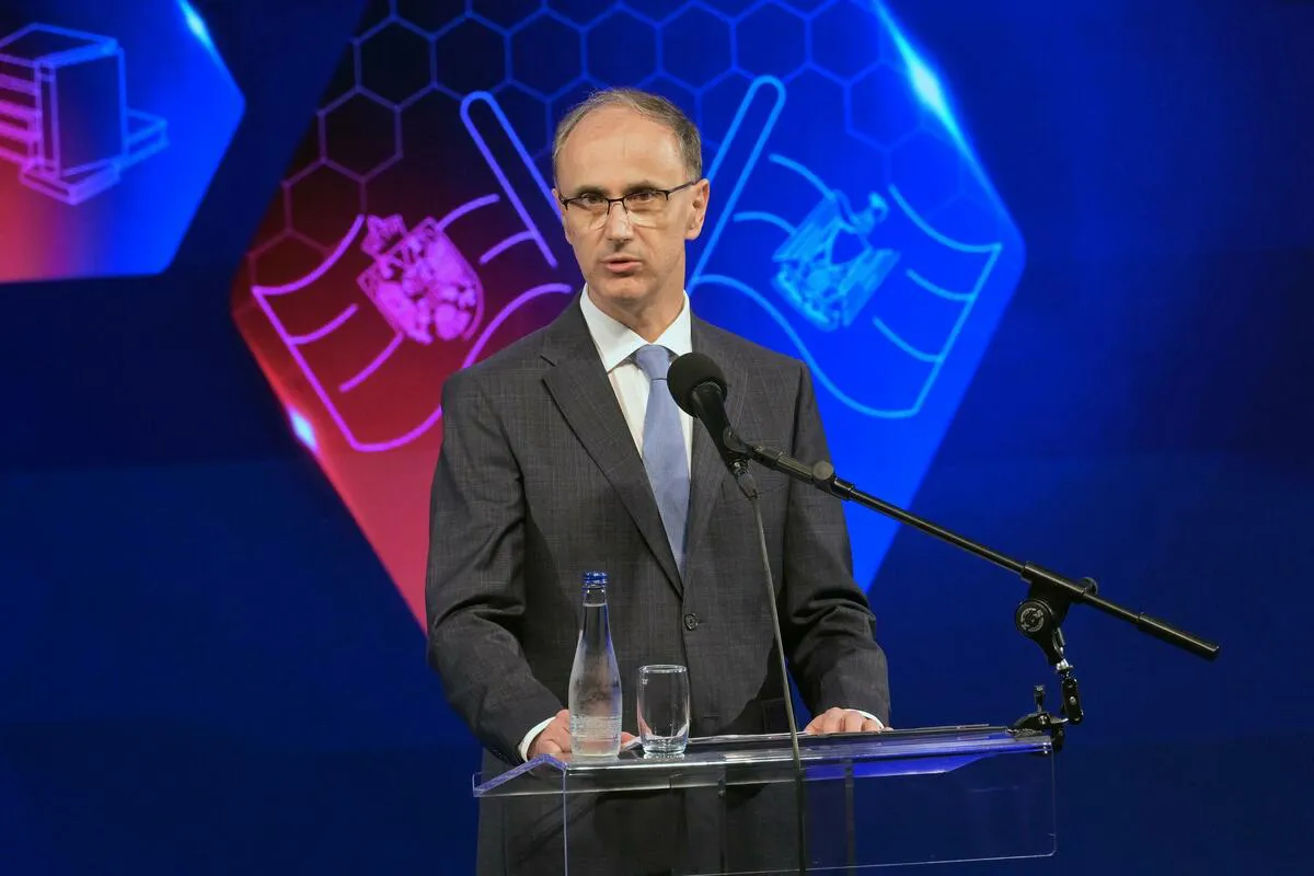 Macut razmišlja o rekonstrukciji vlade, nezadovoljan radom pojedinih ministara