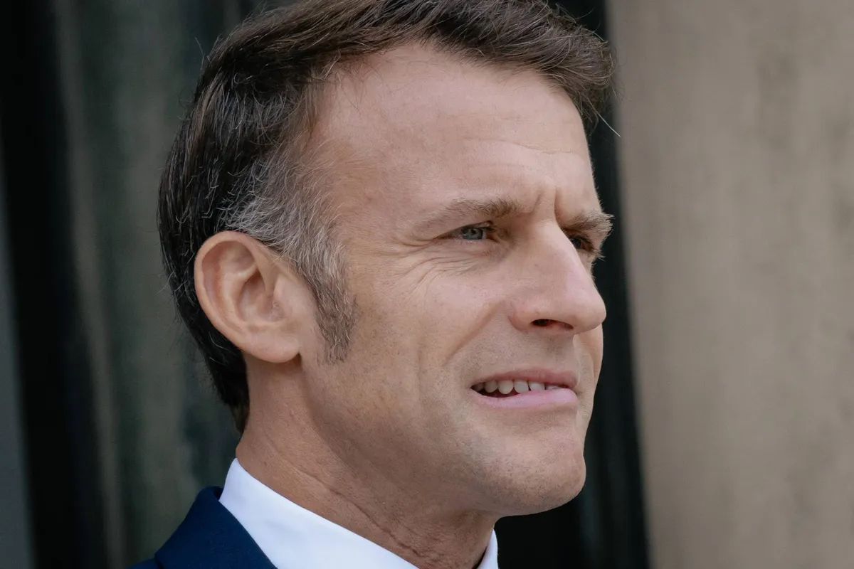 Makron zatražio od Trampa ukidanje sankcija protiv Tjerija Bretona