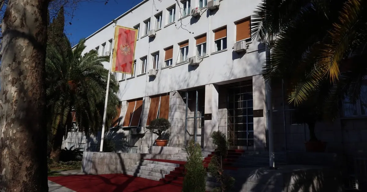 Mandić tražio odgađanje glasanja o Krstonijeviću u parlamentu