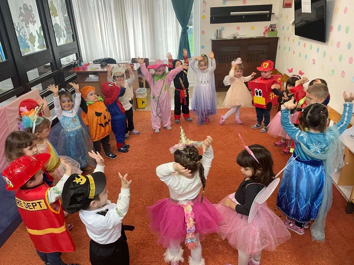 Maskenbal Bambijevaca prolazi kroz Tivat uz obustavu saobraćaja