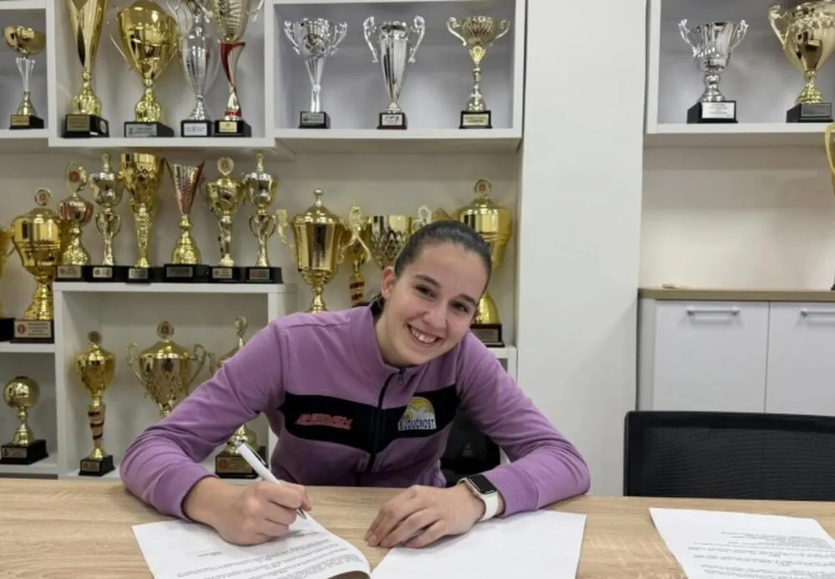 Milena Vujović potpisala prvi profesionalni ugovor sa ŽKK Budućnost Bemaks