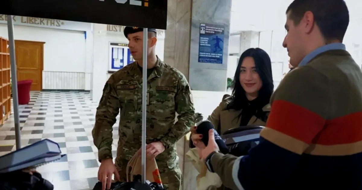 Ministarstvo odbrane i VCG stipendira deset studenata za radna mjesta