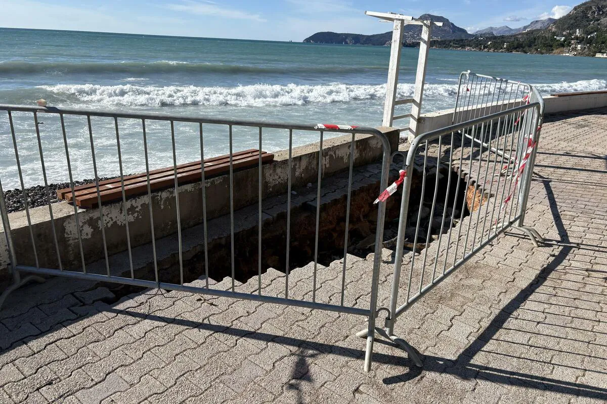 More odnijelo dio infrastrukture u Baru i Sutomoru zbog visokog nivoa mora