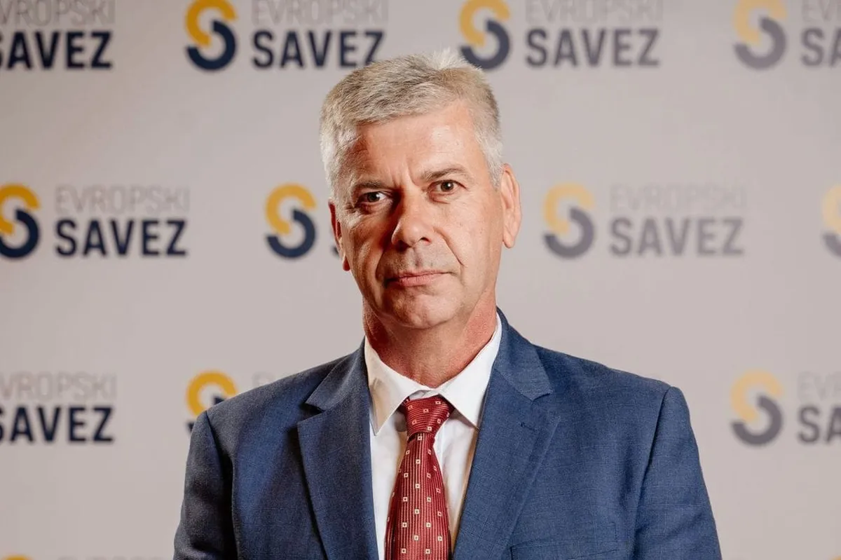 Mujović odbio poziv Mugoše na jagnjetinu zbog proslava